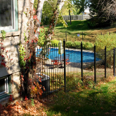 10x7 ft Steel Fence with 3 Rails, 30 Panels