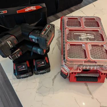 Lid Locking M12/M18 Battery Rack (RS-MBR)