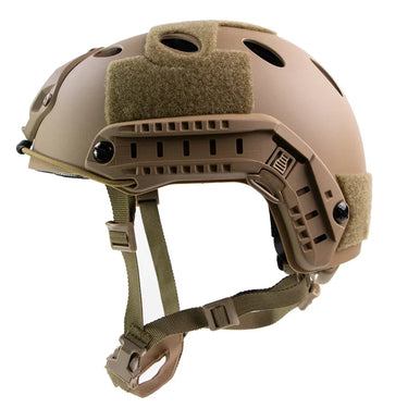 Equípate con este casco táctico