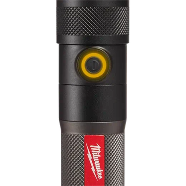 Linterna Milwaukee 2161-21 Redlithium™ USB de 1100 l con enfoque giratorio