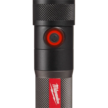 Linterna Milwaukee 2161-21 Redlithium™ USB de 1100 l con enfoque giratorio