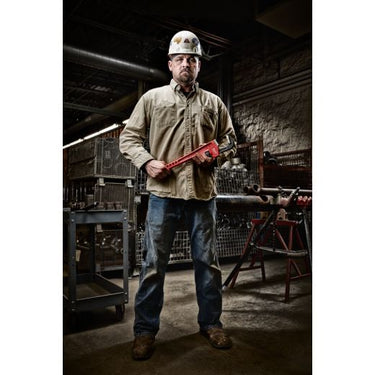 Llave para tubos de acero Milwaukee 48-22-7118 de 18"