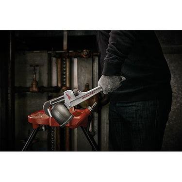Llave para tubo de aluminio Milwaukee 48-22-7214 de 14"