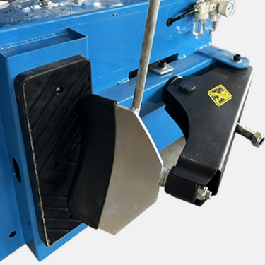 M&E ME-T450 Tire Changer Machine | 10"–24" Rim Capacity — ME-T450 Tire Changer Machine + KT-MC1 Motorcycle Adaptor for Wheel Clamp Tire Changer