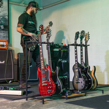 Soporte para guitarra Headliner de 10 ranuras | Negro